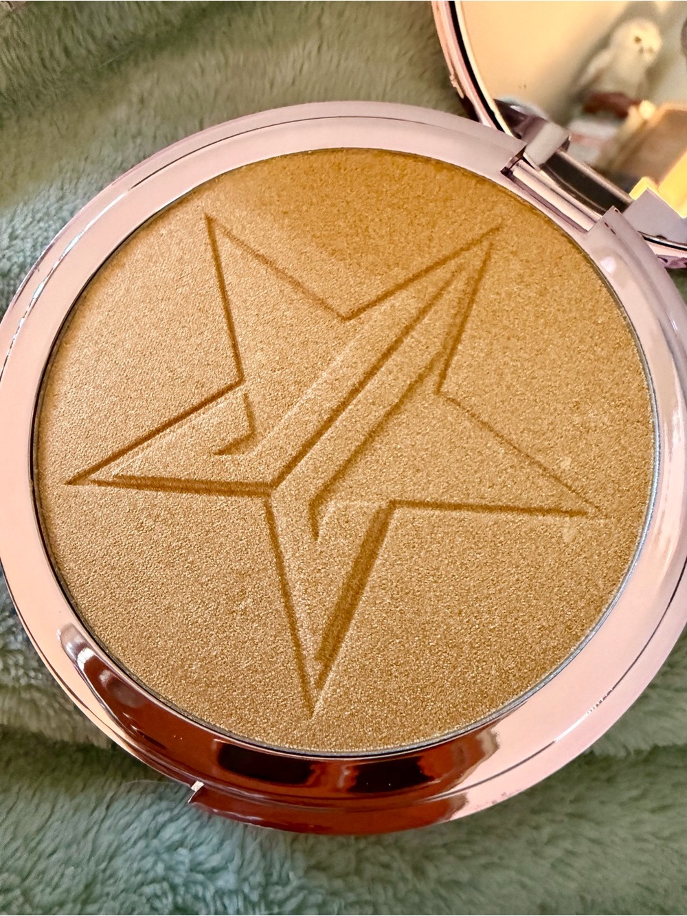 BNIB Jeffree Star Skin Frost Highlighting Powder - Summer Snowcone
